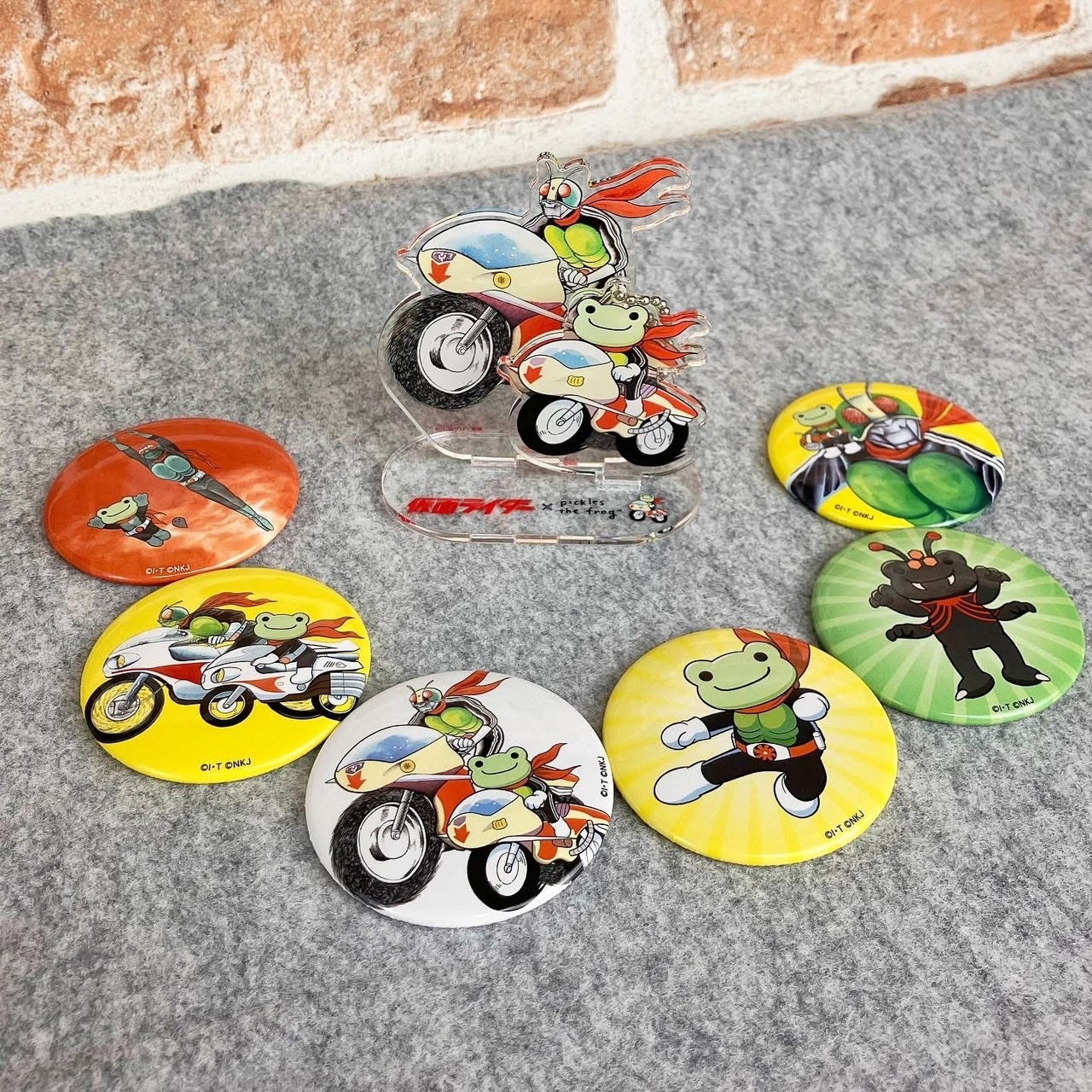 【開封美品】仮面ライダー×かえるのピクルス　57Φ缶バッジ　全6種コンプリート 仮面ライダー×かえるのピクルス 57Φ缶バッジ 全6種コンプリート
