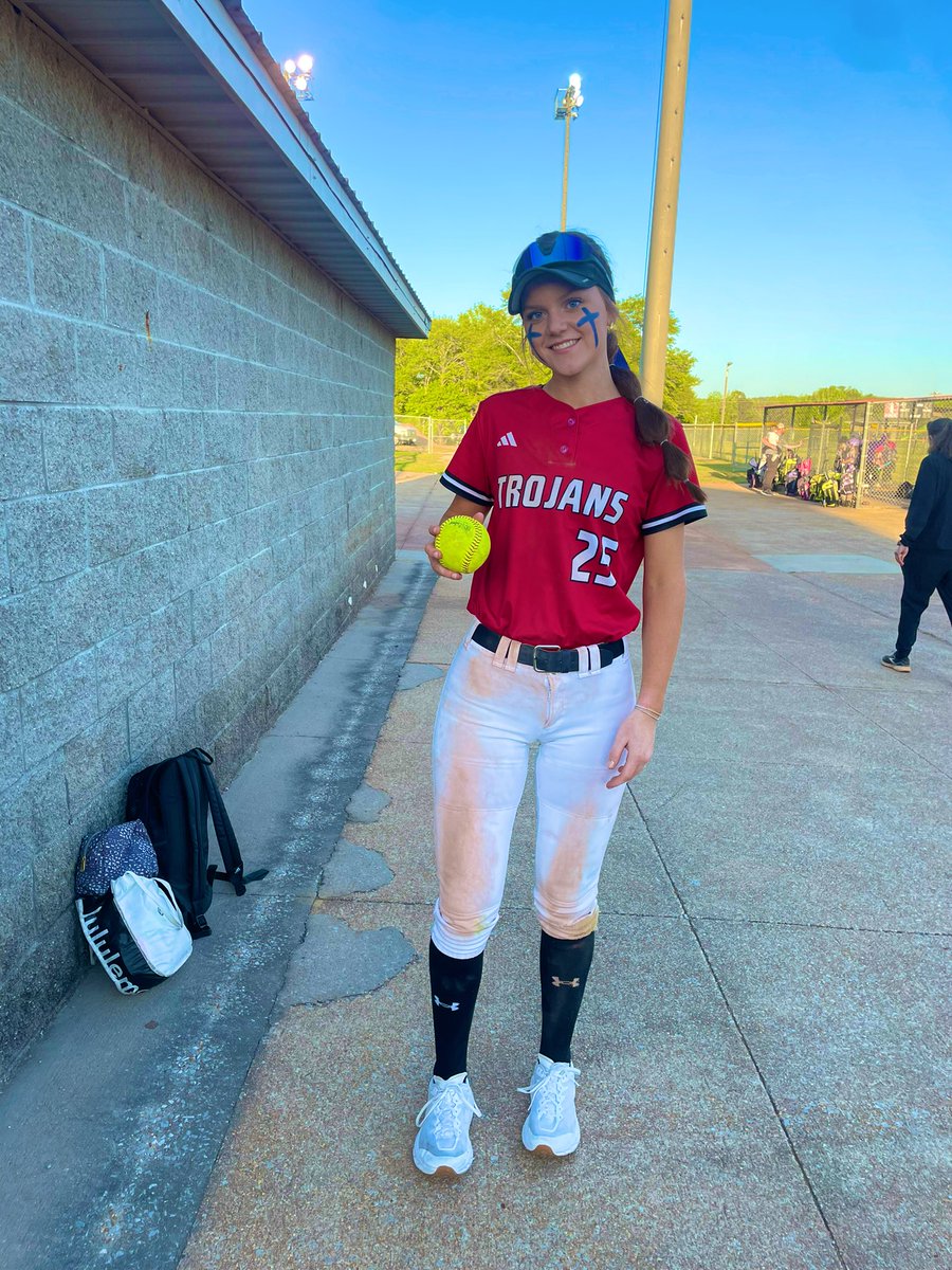 Catherine Willis tweet media