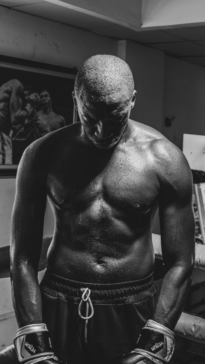 1Panoramic_'s tweet photo. Checked out a boxing gym for the plot, aura farming was crazy https://t.co/i9gsRqxsN0