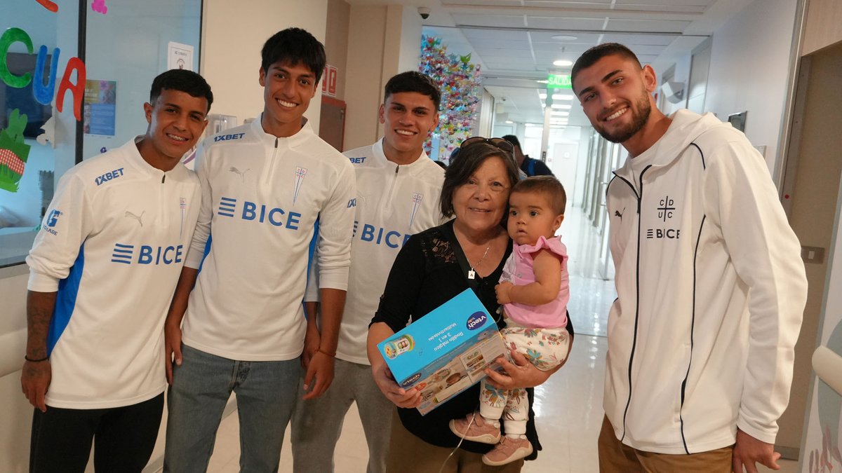 Una actividad que llena 🤍💙

Nuestros muchachos Diego Corral, Leenhan Romero, Thomas Gillier y Sebastián Arancibia llegaron al Hospital de la Clínica <a href="/ucchristus/">UC CHRISTUS</a> de Marcoleta para compartir con 17 niños que están en las Unidades Pediátricas y de Oncología Pediátrica 🏥 

En una