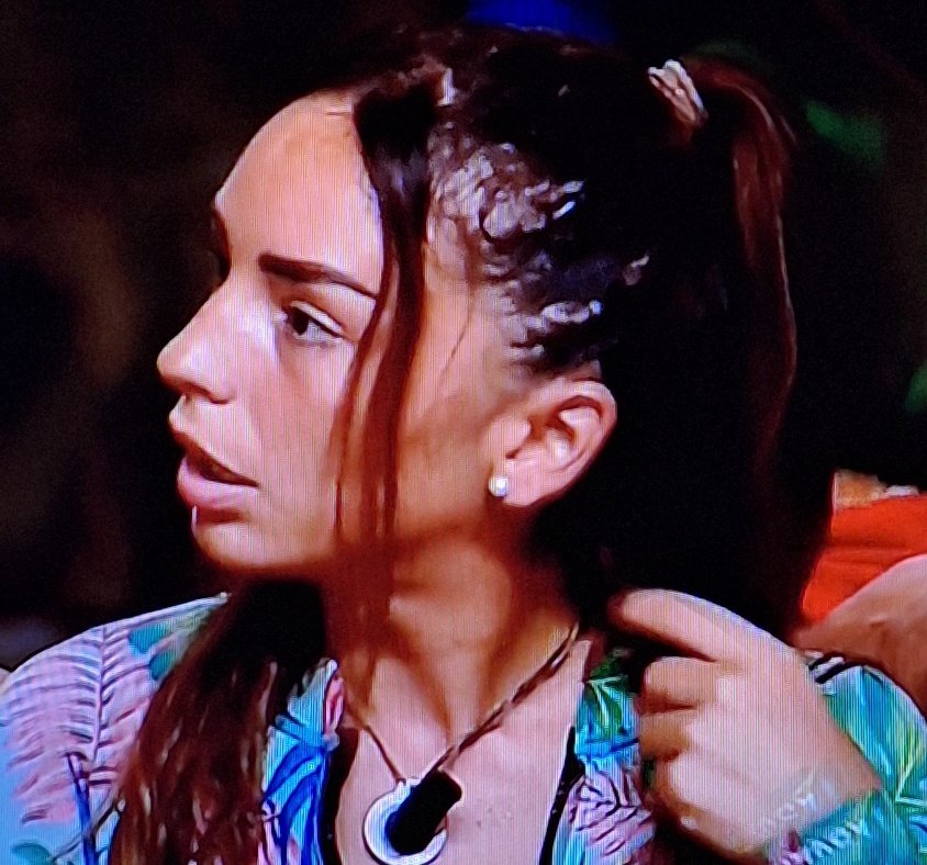 Laauuraalau's tweet image. #TierraDeNadie6
¿Pero está tía quién se cree que es para decir que si Manuel va a su playa no va a comer latas?