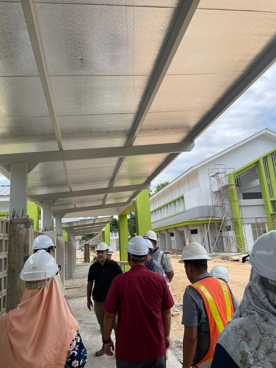 Cawangan Kerja Keselamatan JKR Malaysia (@cksjkr) on Twitter photo Sesi Lawatan Kerja Ketua BPP3, Ir. Lim Keat Eng (JAPK) J14, ke Projek PEMBINAAN KEMUDAHAN DAN INFRASTRUKTUR DI PUSAT LATIHAN RELA WILAYAH TIMUR, KUALA BERANG, TERENGGANU. pada 14/4/2024 Hadir bersama Ts. Shunoreena Bt Mohd Shukor dan Pn. Hasniza bt Mohd Yusof.
<a href="/CksJKR/">Cawangan Kerja Keselamatan JKR Malaysia</a> Sesi Lawatan Kerja Ketua BPP3, Ir. Lim Keat Eng (JAPK) J14, ke Projek PEMBINAAN KEMUDAHAN DAN INFRASTRUKTUR DI PUSAT LATIHAN RELA WILAYAH TIMUR, KUALA BERANG, TERENGGANU. pada 14/4/2024 Hadir bersama Ts. Shunoreena Bt Mohd Shukor dan Pn. Hasniza bt Mohd Yusof.
<a href="/CksJKR/">Cawangan Kerja Keselamatan JKR Malaysia</a>