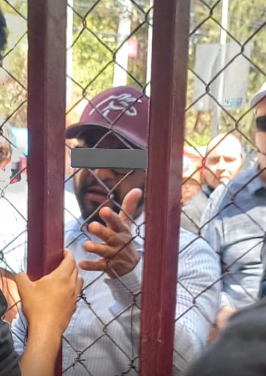 juanki_nt's tweet photo. Mejor conocido como “el tumba paros” su nombre completo es Dax Hervest García Vidal
Implicado en agresiones a estudiantes de los cecyt 6,7 y 11 es el jefe de la división de apoyo y seguridad del #InstitutoPolitécnicoNacional y que recientemente se presentó en #cecyt9 https://t.co/KFcVpnFaqQ