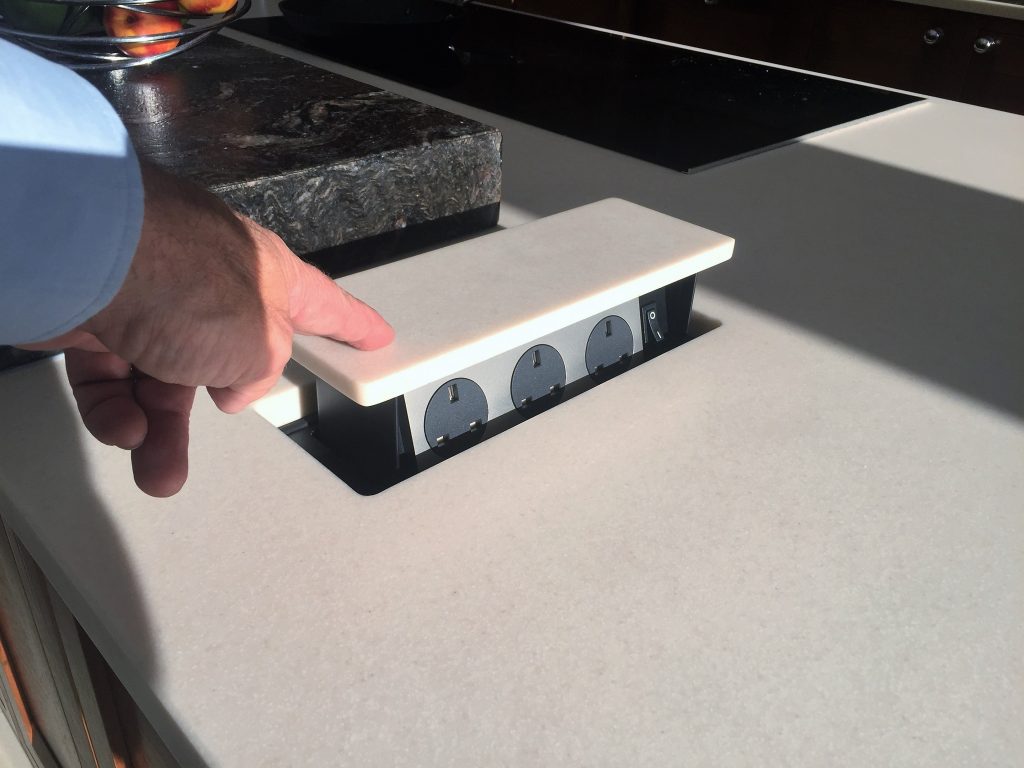 TysonFordLtd's tweet image. Introducing the S-box: the invisible pop-up socket.

Great for kitchen islands. Clean and minimalistic. Works with Quartz, Corian, Timber.

tysonford.co.uk

#bespokekitchen #moderninteriors #popupsocket #kitchendesign #smarthome #interiorddesign #minimalist #Quartz