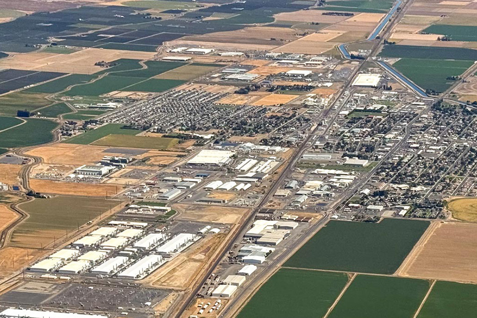 Thirsty for power and water, AI-crunching data centers sprout across the West

The rapid proliferation of data centers in the western United States, particularly in areas like Silicon Valley and Phoenix, is reshaping local economies and communities, driven by the growing demands