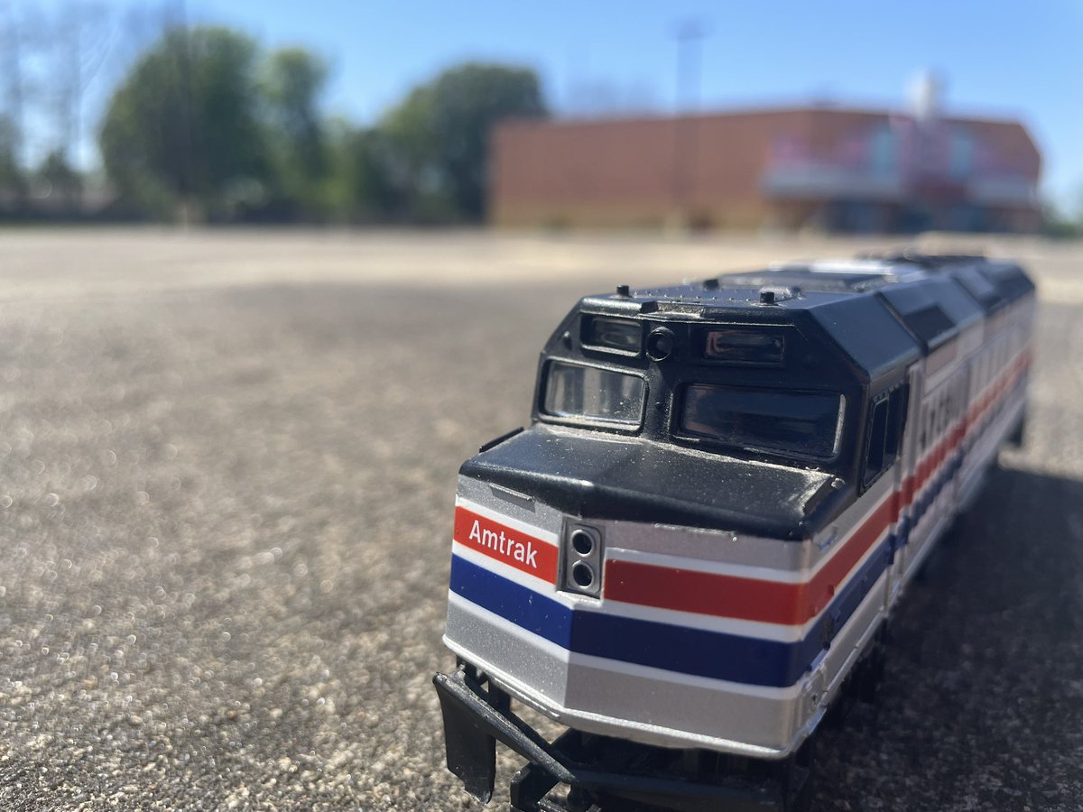 GrantWright8715's tweet photo. Did some photography with my F40PH model earlier today
#F40PH
#Amtrak https://t.co/jSJ8gIO4HV