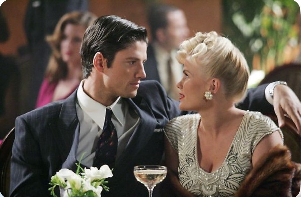 beautifulkim83's tweet image. You can’t fake chemistry, look at the eye contact #EJami #Days #DaysofourLives 🩷🩷🩷🩷🩷🩷 #DOOL