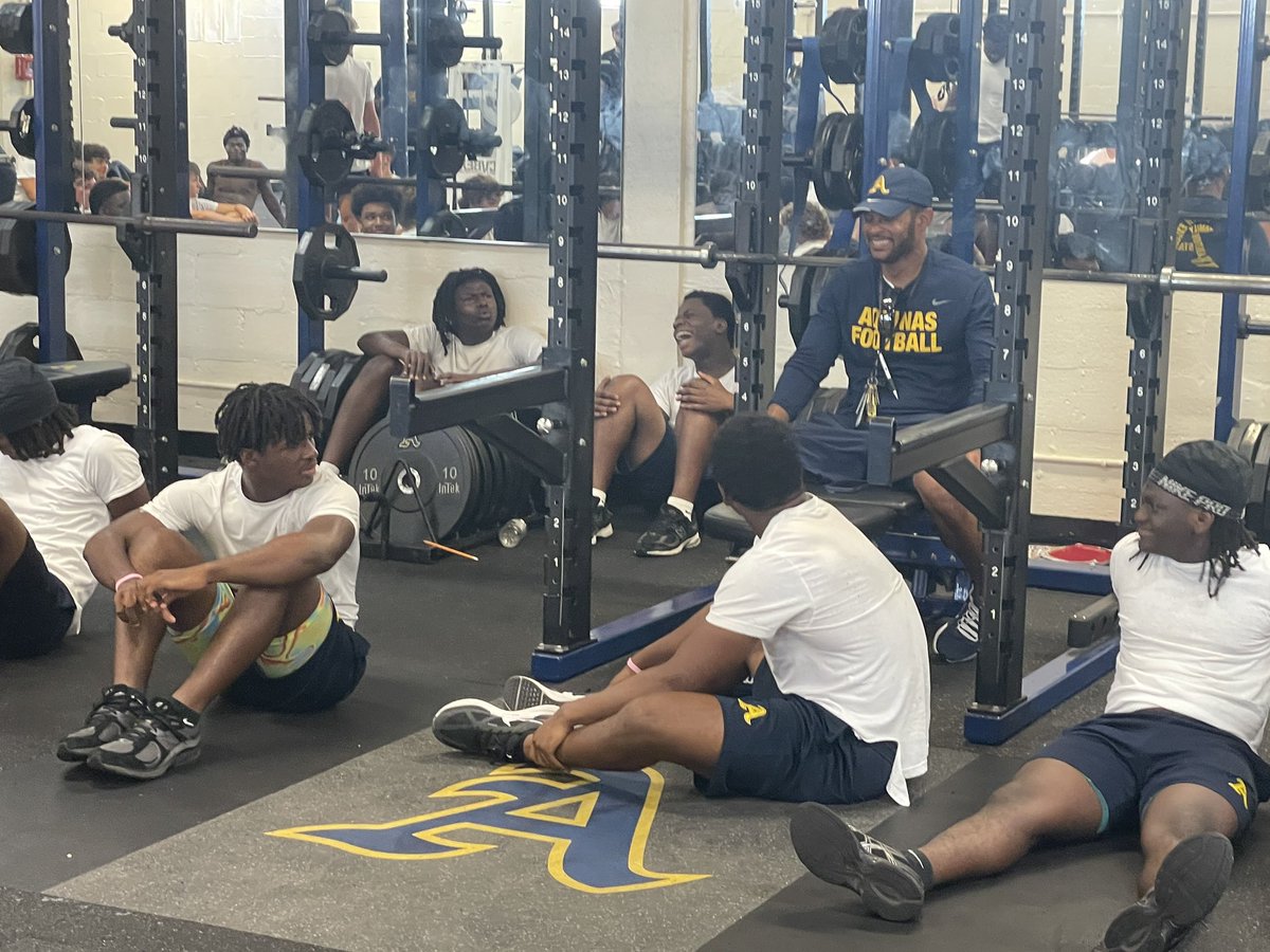 Aquinas Football (@sta_football) on Twitter photo 🔹🔸 HOLY WEEK🔸🔹
Christ miraculously turned the most horrific form of capital punishment (crucifixion) into the world’s most profound symbol of faith and love (the crucifix/cross). What a mighty God we serve and celebrate!
#FTF
#Brotherly_Love
#YouGoWeGo
<a href="/CoachHarriott/">Roger Harriott</a> 🔹🔸 HOLY WEEK🔸🔹
Christ miraculously turned the most horrific form of capital punishment (crucifixion) into the world’s most profound symbol of faith and love (the crucifix/cross). What a mighty God we serve and celebrate!
#FTF
#Brotherly_Love
#YouGoWeGo
<a href="/CoachHarriott/">Roger Harriott</a>