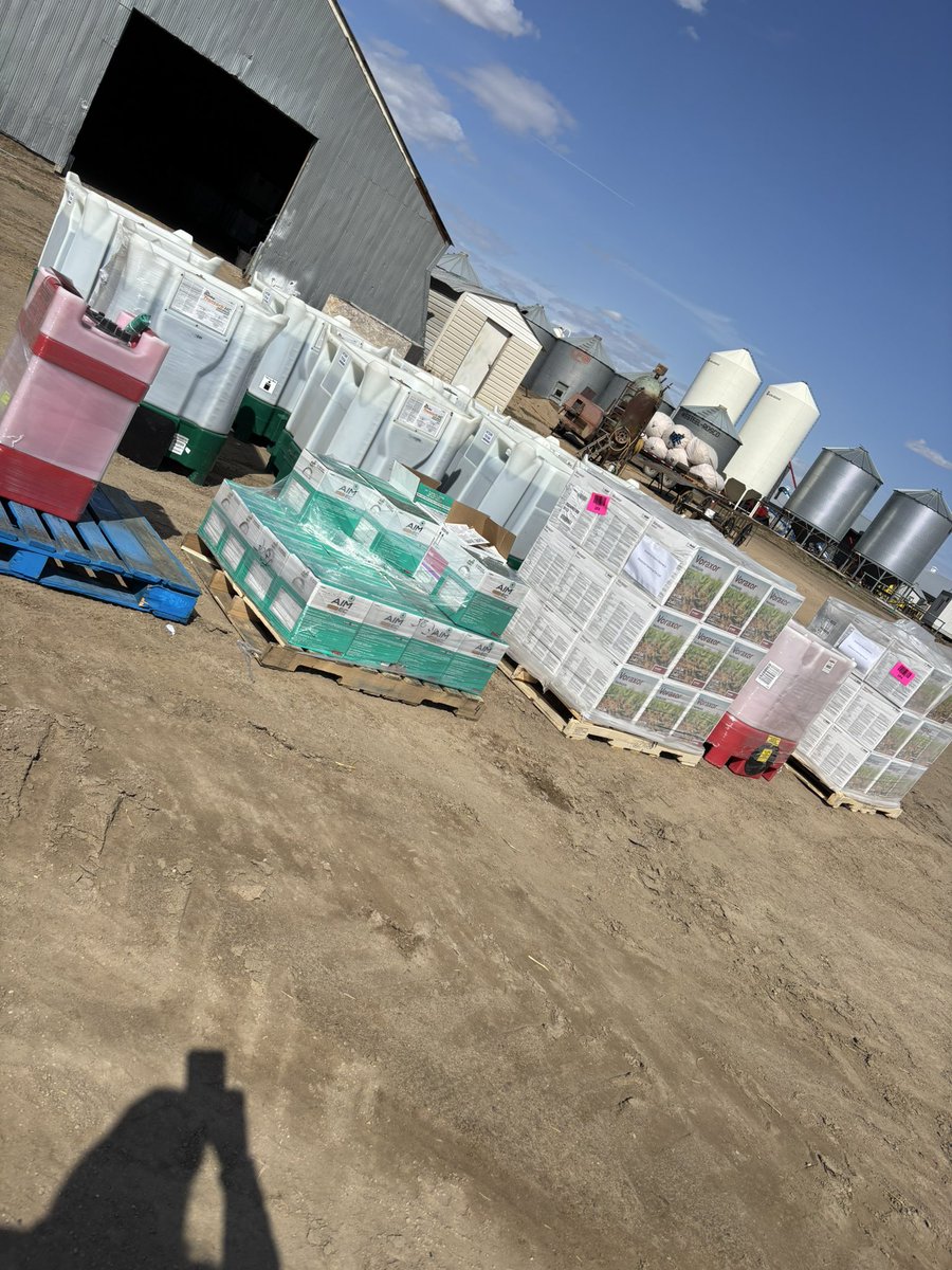 AShirtliffe's tweet photo. Direct to farm delivery today! Customer is all ready for seeding and spraying now! 

@UFAcooperative @canterraseeds  #seeding2025 #spring2025 https://t.co/Giiz6wpYkL
