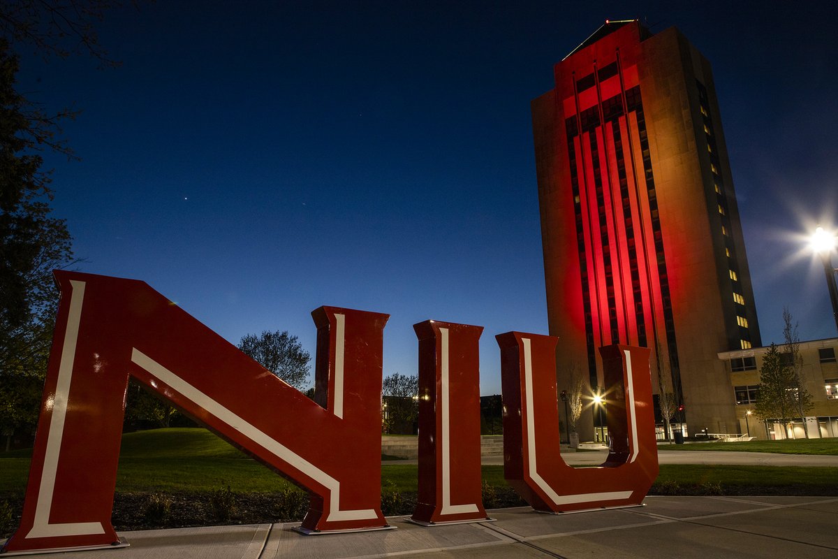Painting DeKalb RED for <a href="/NIU_Baseball/">NIU Baseball</a> 🚨

#GoHuskies | #HuskiePrideLights