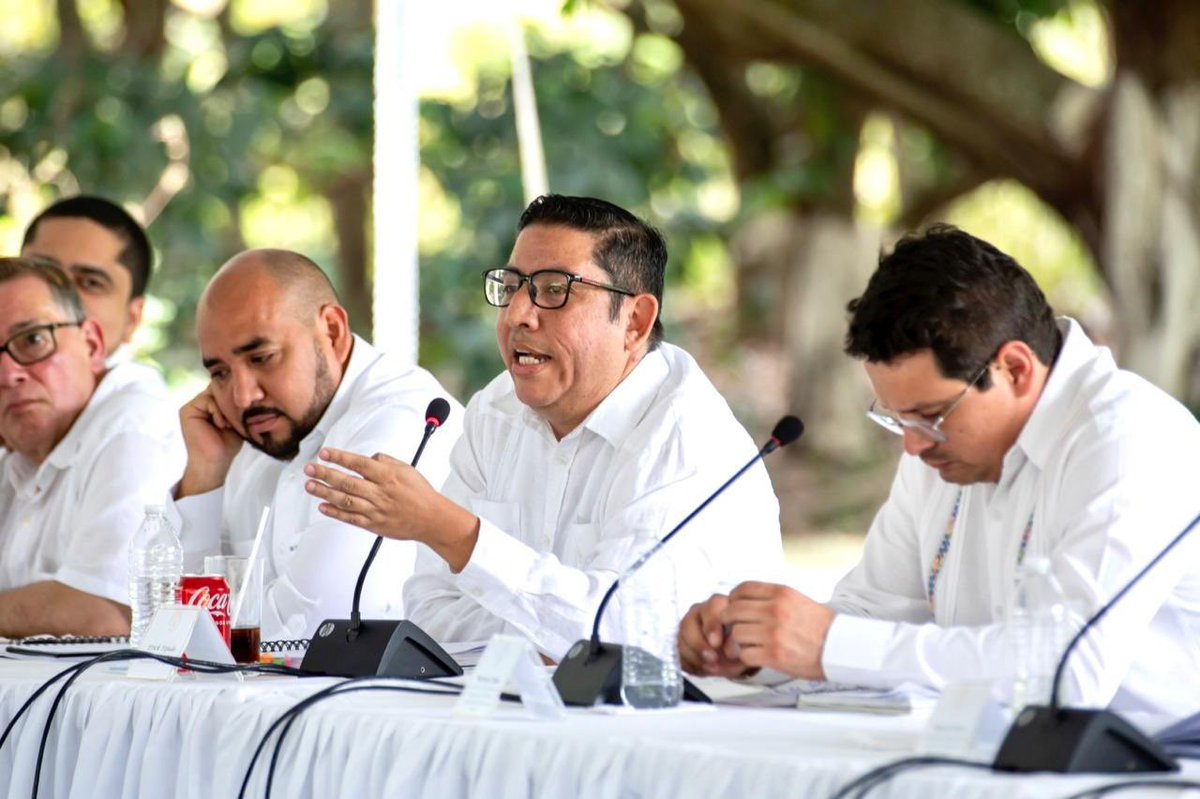 carbajal_tejada's tweet photo. Hoy, en Lepaguare; gabinete social y de infraestructura informando sobre los proyectos de inversión pública de nuestras carteras. 

En mayo recibimos versión final de estudios de factibilidad de Represa multipropósito Morolica III,  planta flotante fotovoltaica en el espejo de agua de El Cajón(44 MW); además, seguimos con desembolsos por el orden de 10 mil millones de lempiras para líneas de transmisión, repotenciación de centrales hidroeléctricas ENEE, ampliación de 20 subestaciones, granja fotovoltaica Patuca III y los numerosos proyectos en desarrollo energético impulsados por la Presidenta de la república @XiomaraCastroZ