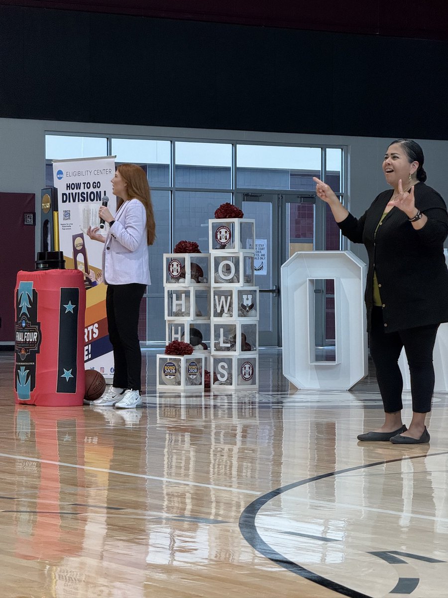 Elizabeth Thompson tweet media