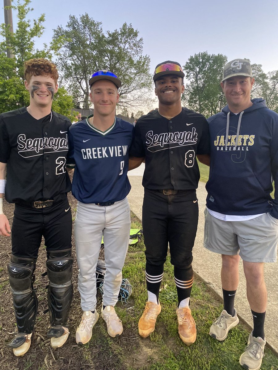 🥹 3 of the best right here on Senior Night….<a href="/EanMarria/">EanMarria</a> <a href="/SethPettett/">Seth Pettett</a> <a href="/jacksontstanley/">Jackson Stanley</a> Seen these guys grow up in front of my eyes. Couldn’t ask for 3 finer players, and now friends than these young men. 4 brothers ✊🏻 Go be great guys! Couldn’t be any prouder! 🐝