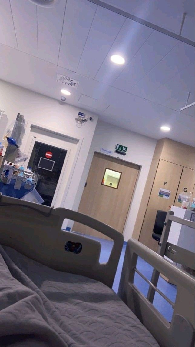 ويخيل لك بانك ضائع بين كركبة الأيام والله يدبر لك أمراً لو علمته لبكيت فرحاً.♥️

#صباح_الخير
#نسألكم_الدعاء