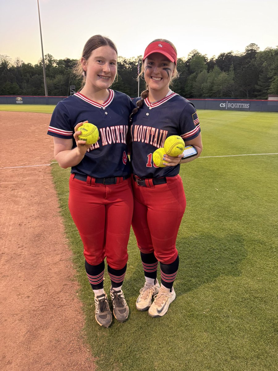 Kyle Parmley 🥎 (@kyleparmley) on Twitter photo So good to get out to <a href="/OMHS_SOFTBALL/">OMHS Eagle Softball</a> for senior day. <a href="/AnnaJoLee10/">Anna DuBose</a>, Elia Carrillo and Emma McGregor have done some great things over the years. They got the win on their night.
Freshmen stars <a href="/MarianC2028/">Marian Cummings</a> and <a href="/BrookeMonosky16/">Brooke Monosky 2028</a> joined the bomb squad too! So good to get out to <a href="/OMHS_SOFTBALL/">OMHS Eagle Softball</a> for senior day. <a href="/AnnaJoLee10/">Anna DuBose</a>, Elia Carrillo and Emma McGregor have done some great things over the years. They got the win on their night.
Freshmen stars <a href="/MarianC2028/">Marian Cummings</a> and <a href="/BrookeMonosky16/">Brooke Monosky 2028</a> joined the bomb squad too!