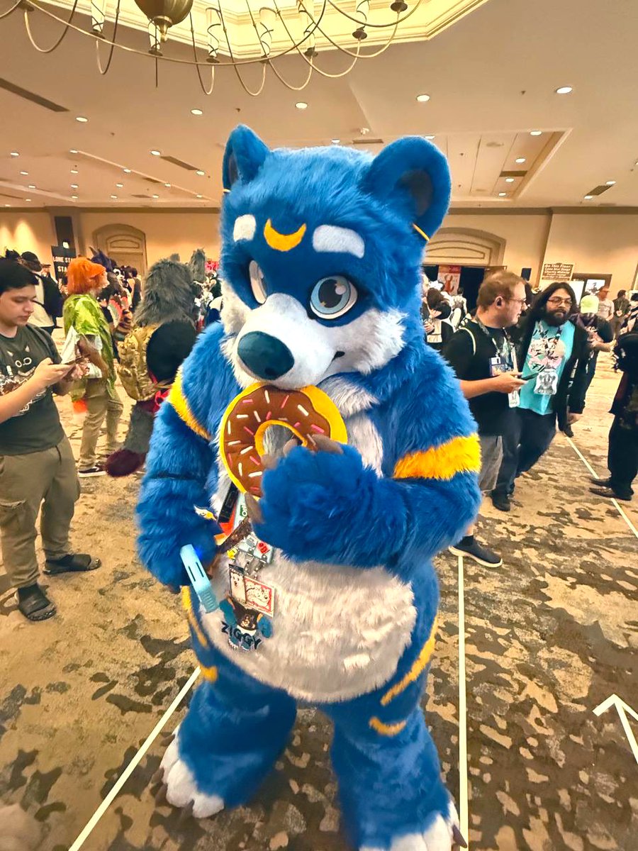 Happy #TummyTuesday from this hungry bear 🐻 hope to see everyone at #LVFC2025