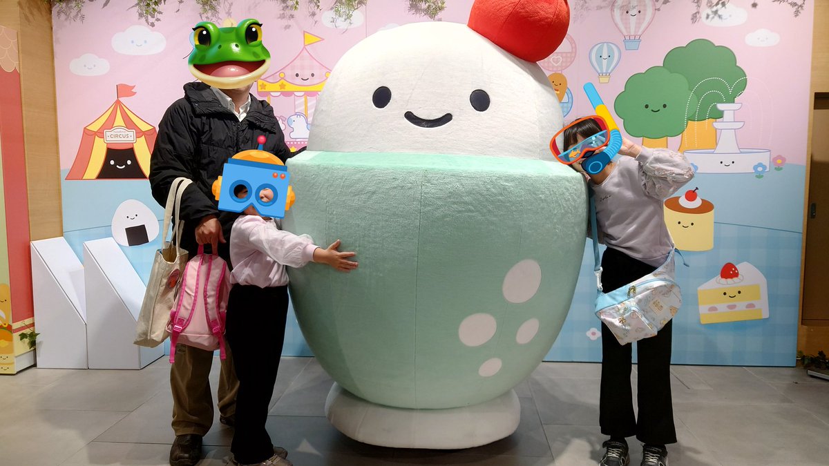 この間の池袋のにっこりーノパークの写真をAIにビックリマン風にしてもらいました。
#にっこりーノパーク 
#にっこりーノ