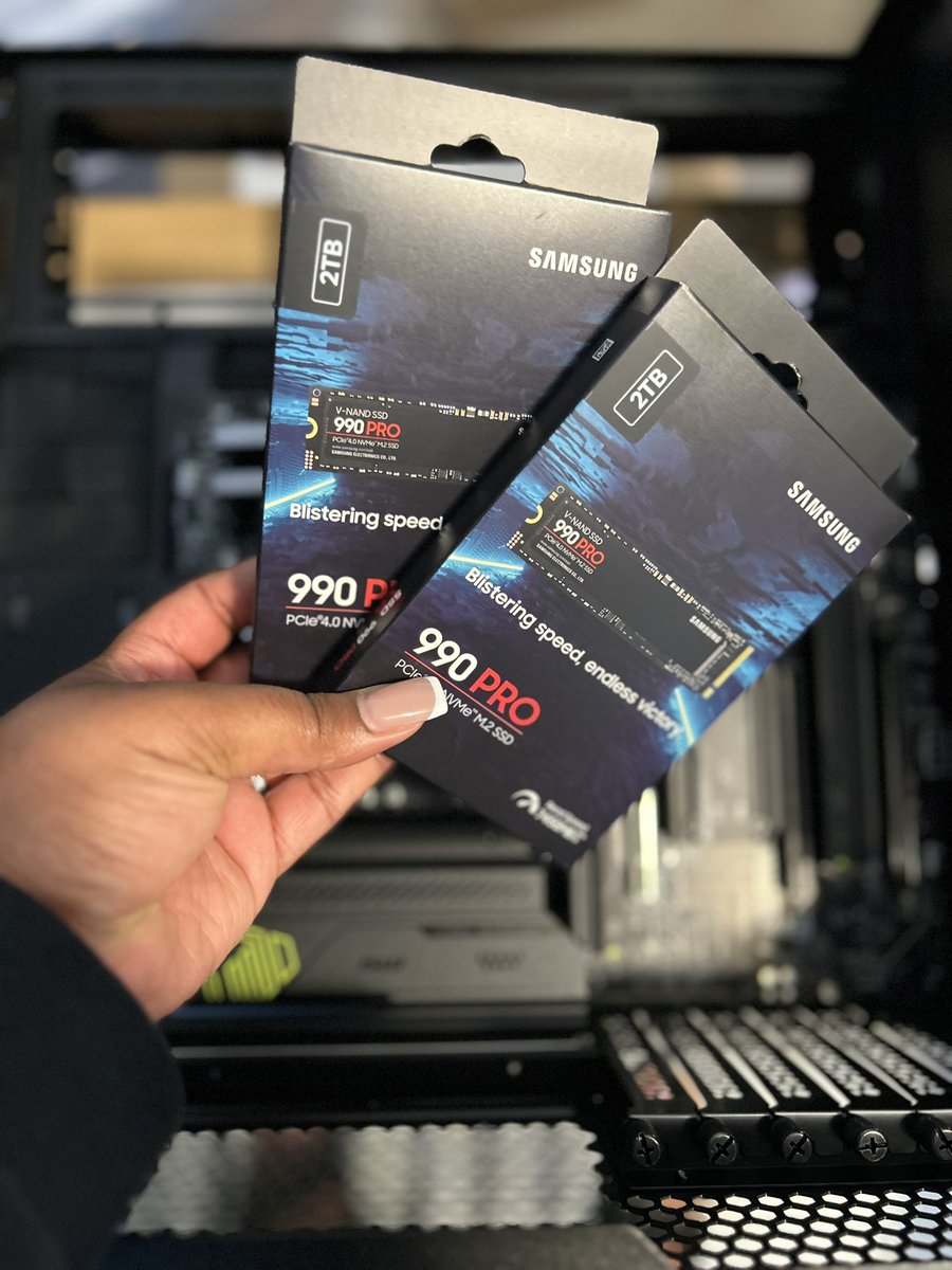 Tell me you’re a creative without telling me you’re a creative… I’ll go first 😅

Putting 4 TB in the custom PC you’re building so that you’ll never run out of storage again😂

Nothing is worse than having to delete a bunch of stuff just to save your videos. I know this is such