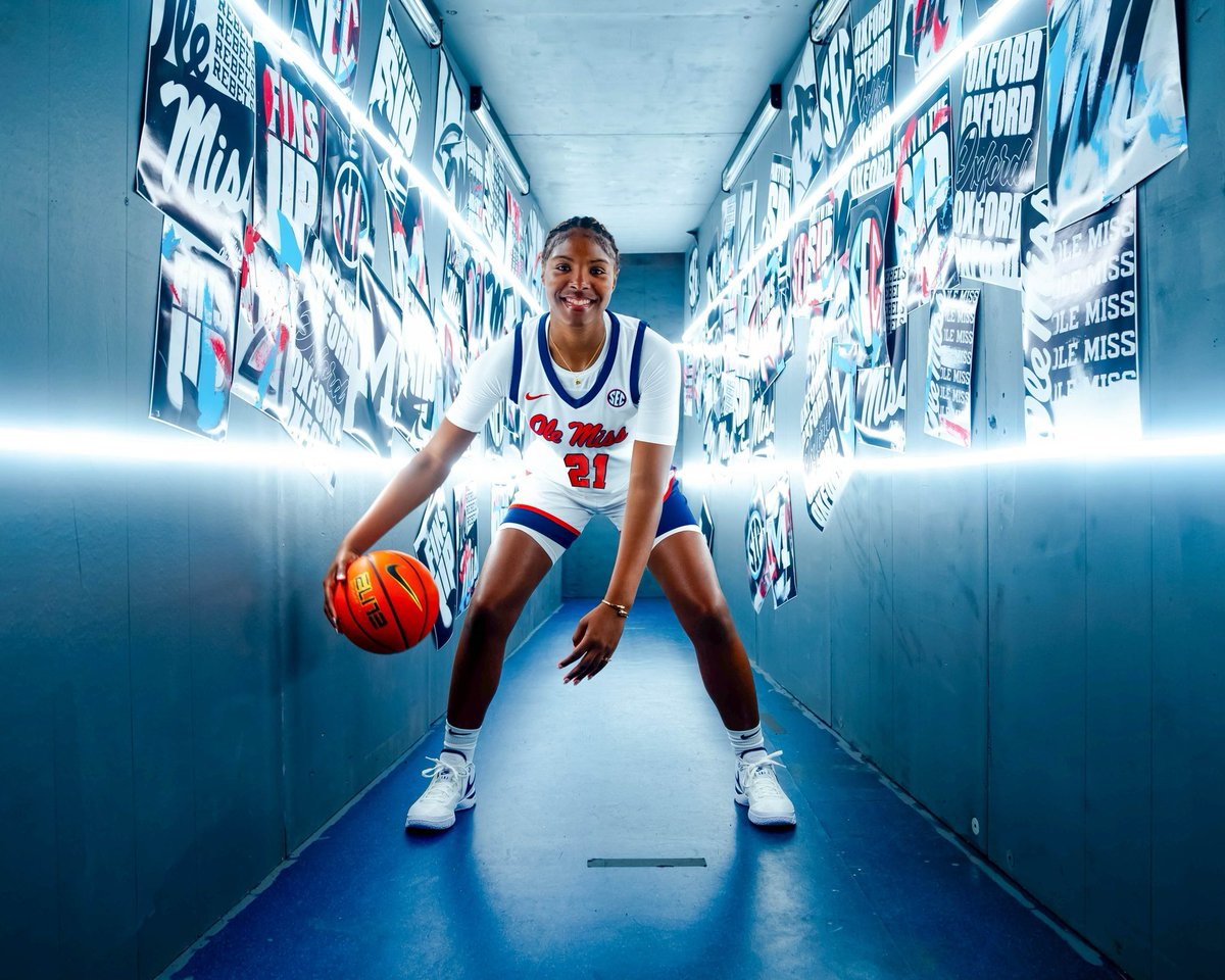 A new chapter HE is creating❤️💙
#NoCeilings