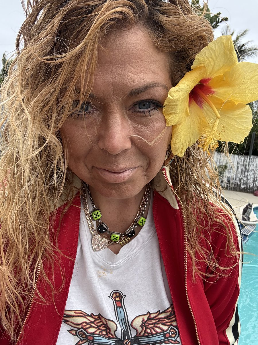 findinmyway2luv's tweet image. I luv u, sweet Souls🌟, such sweet frequencies⚡️

I’d say, I wish you were Here✨

But, You Are Here✨if you see this😉🌹

Your Soul🌟is Always Here✨🤗

🔥signal active af🔥

⚡️💚♾️333♾️💚⚡️