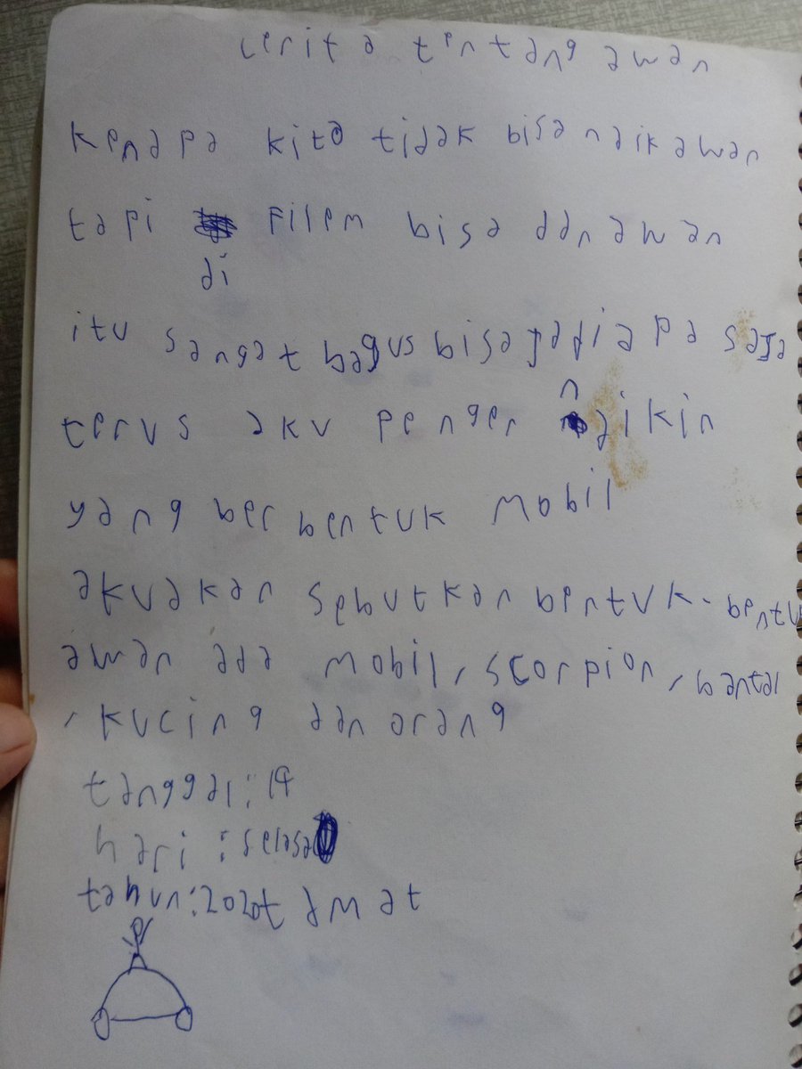 serigalabelacu's tweet image. Jadi inget Jati, anak saya. Dari kecil dia banyak sekali bertanya. Dari pertanyaan: "bunyi kentut ayam gimana?" sampai pertanyaan "kenapa ada orang tidur di pinggir jalan"

Karena banyak nanya, kuarahkan Jati buat menuliskan isi pikirannya ke dalam jurnal..