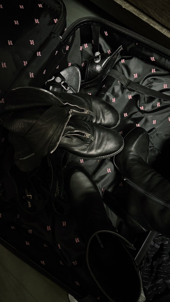 sombercrush's tweet photo. on the way https://t.co/yZqii3ILcI