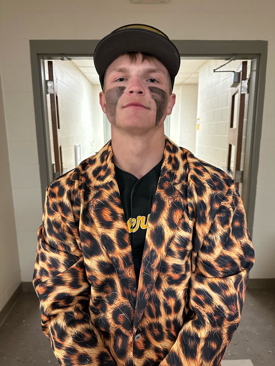 NCBaseball4's tweet photo. Jags find another region win against the Grovers, 15-3! Bats came alive and a team effort approach! Carter W was doin’ business today: 2-3 at the dish, HBP, and a great game behind the plate! Close second game, 7-6 W!
#CultureWins #DoinBusiness https://t.co/7WbxkfFFzi