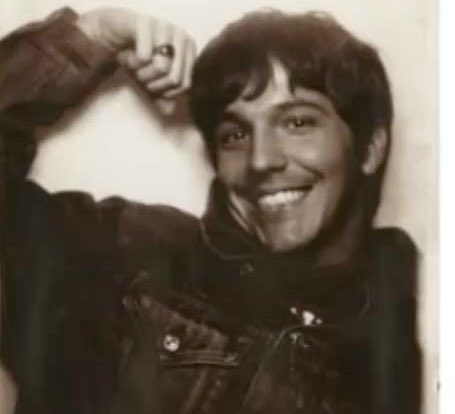 looking for new oomfs!!!
• taylor swift
• olivia rodrigo
• gracie abrams
• reneé rapp
• devon gabriella
• harry styles
• role model
• ariana grande
• lizzy mcalpine 
• sabrina carpenter
and many more, please repost if u see this !! 🍓💐