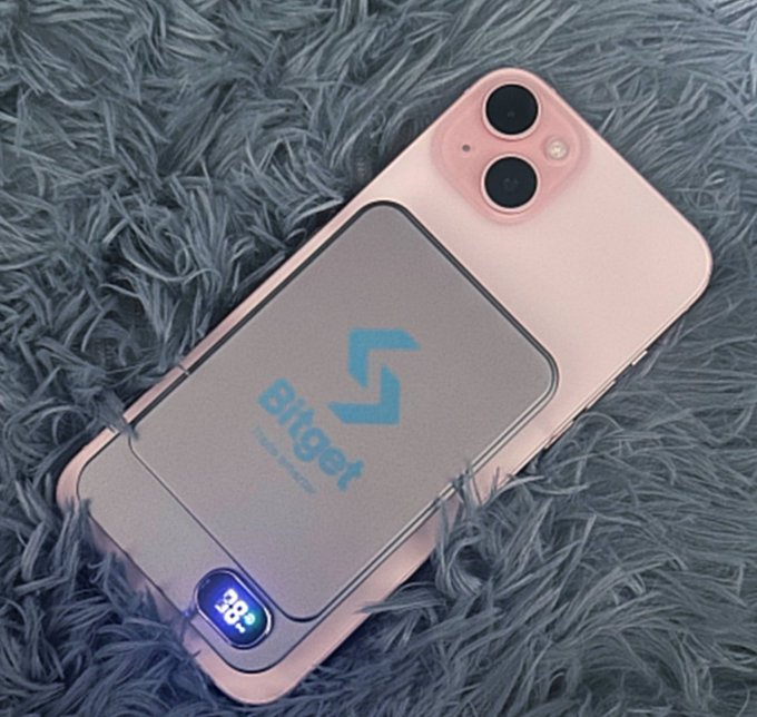 前晚Bitget的充电宝开奖，目前只有两人联系了我，还有一人未联系，已经超时，将从评论区抽取1人替补，送一个Bitget 充电宝，只需关注我，转发评论就行，明天开奖 #抽奖 #替补