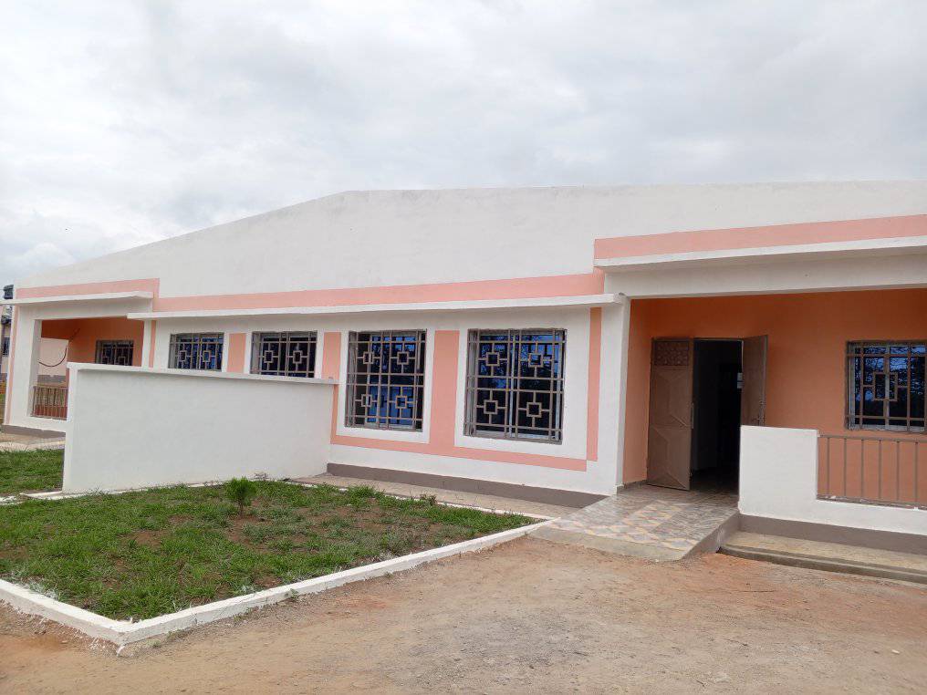 date_africa's tweet photo. 🇨🇲Cameroun : Ce jour, nous sommes sur le chantier de la cité  municipale de Diang (quartier Mokolo ) dans la Région de l'Est-deuxième phase du Programme de construction des Cités Municipales (PCCM II) en collaboration avec le Crédit Foncier du Cameroun - #utdacameroun #utdainfo https://t.co/iIqhAaOugL