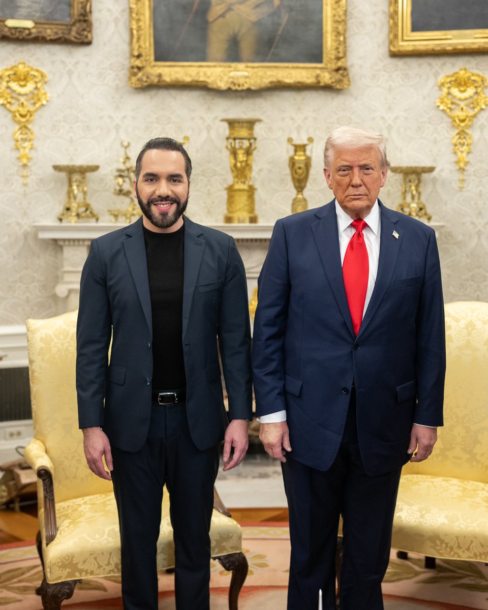 Chicago1Ray's tweet image. Raise your hand ✋️ if you want President @nayibbukele to deny entry to the coalition of Democrats that want to go to El Salvador to free Abrego Garcia the MS-13 gang member
He is tagged, reply in the comments let him know that this only a photo-op for campaign contributions