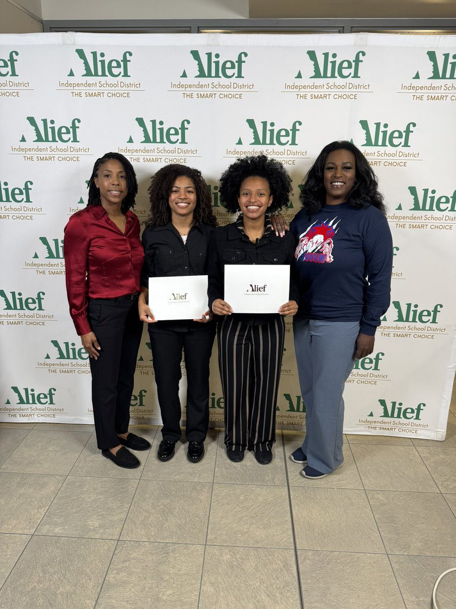 Congratulations to our 2025 Alief Scholar Athletes who were recognized tonight at the Alief Board meeting for their excellence in the classroom and in their sport! Prime example of student athletes. We are proud of you! #Taylor #Lions #AliefProud