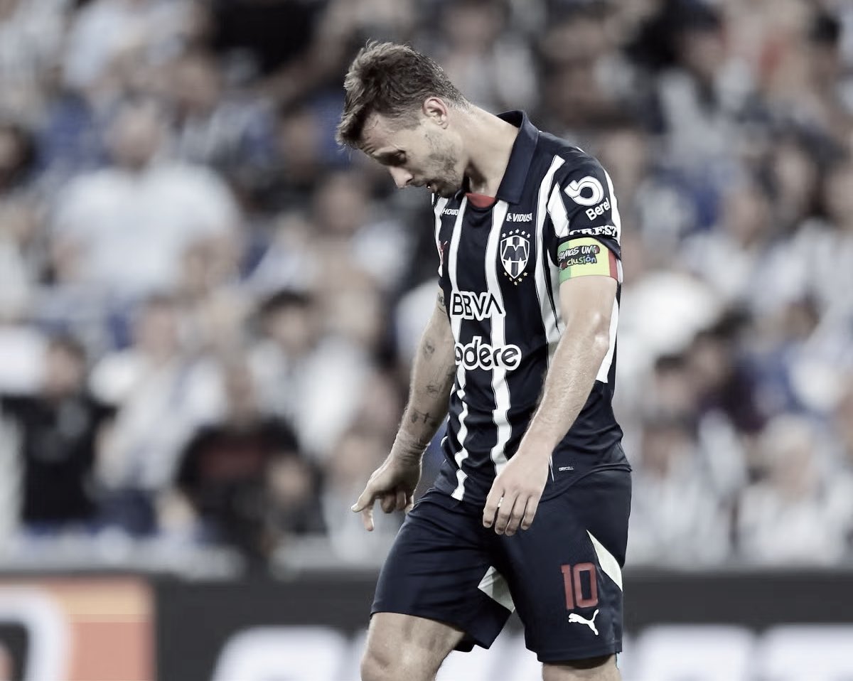 Medios informan que Sergio Canales se perdería los duelos contra el América y León, habiendo también una posibilidad que se pierda (si es que llegamos) lo que queda de post-temporada. 

No se entiende la situación si ya estaba entrenando al parejo. Entonces parece que es cierto y