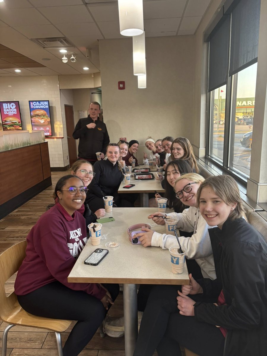 AHSHawketteGolf's tweet photo. Very proud of all of the girls tonight! Varsity shot 175 and JV shot 238, both a season best! We worked hard, set goals and everyone improved!! Coach Jack even treated them to some frosties! Go Hawkettes!! https://t.co/wKQFB042nD