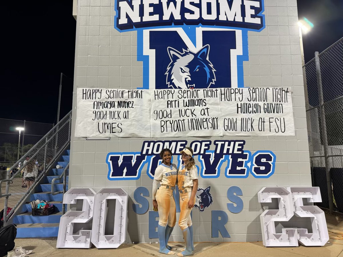 Senior night👑🌟🩵🤍🥎<a href="/SoftballNewsome/">Newsome Wolves Softball</a>