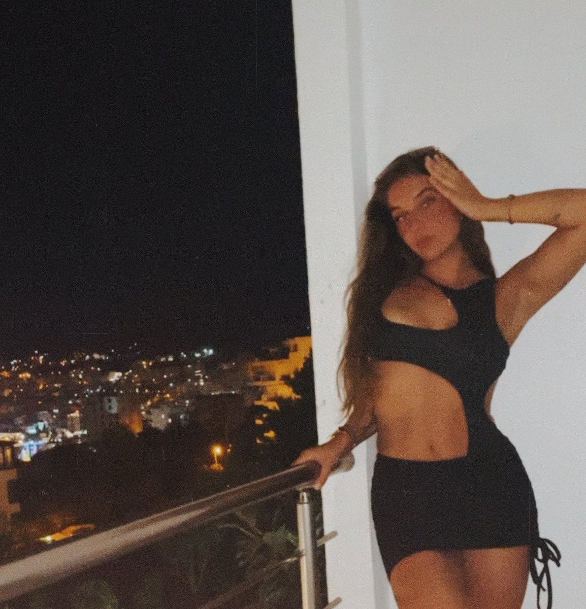 Anaginvv's tweet image. 🖤🖤 #love #summer #onlyfans