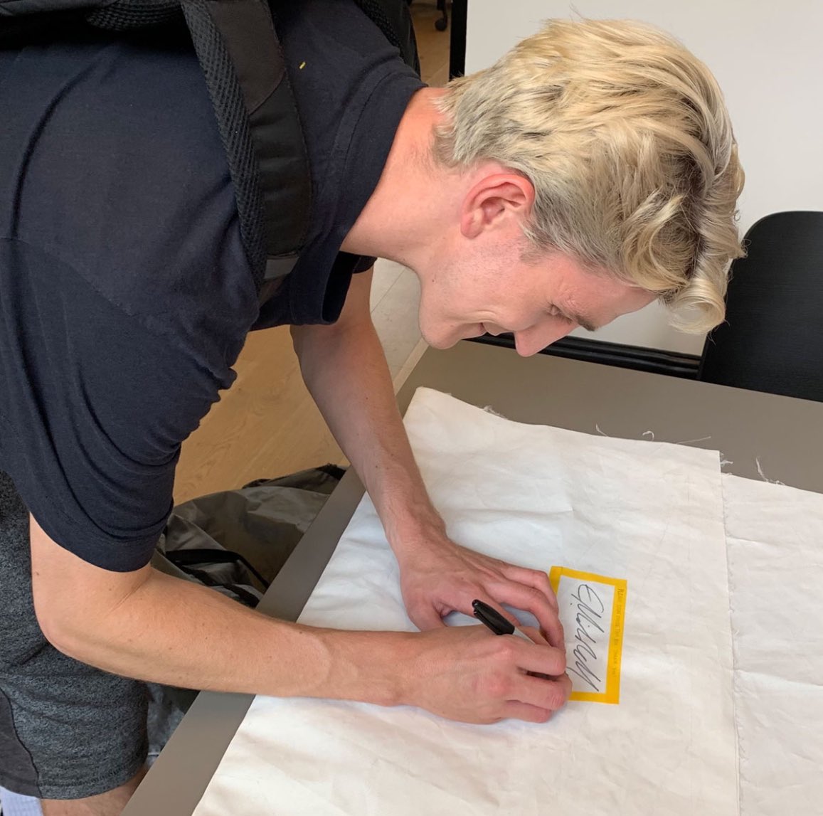 Great News! Sea Bags announced they’ve raised more than $18,000 for Ocean Conservancy through the promotion and auction of their limited-edition Vhagar Dragon Tote Bag. 👏♻️ 

Ewan Mitchell signed the Auction Vhagar Dragon Tote Bag! 💚