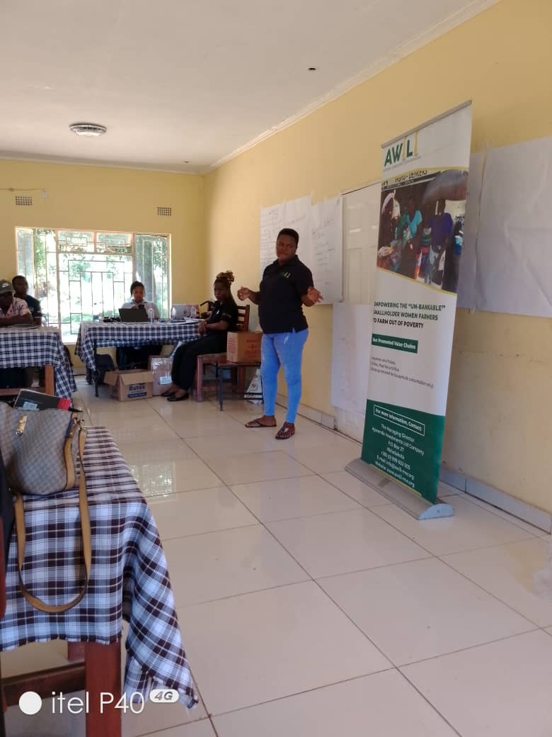 AWILI016's tweet photo. We were invited The National Youth Council of Malawi #NYCOM to engage with their youth farmers and sell #AWILI products and services. Plaform was necessary for #AWILI as #NYCOM attracted vibrant youth farmers with good credit history in #Nkhotakota. https://t.co/vHou14dQnz