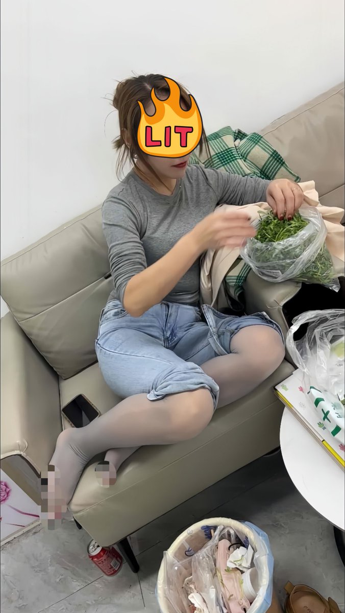 找我帮忙分享老婆的人越来越多了😂感觉很多绿帽的老婆都非常不错，这个兄弟的老婆你们喜欢吗？ https://t.co/sy8nunHG2Z