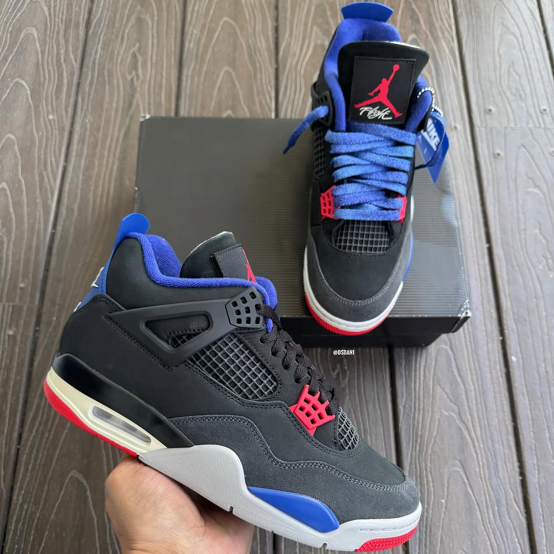 JustFreshKicks's tweet image. Air Jordan 4 Retro “Rare Air” Releases July 26th ⚫️🔴🔵 bit.ly/4aq32oj