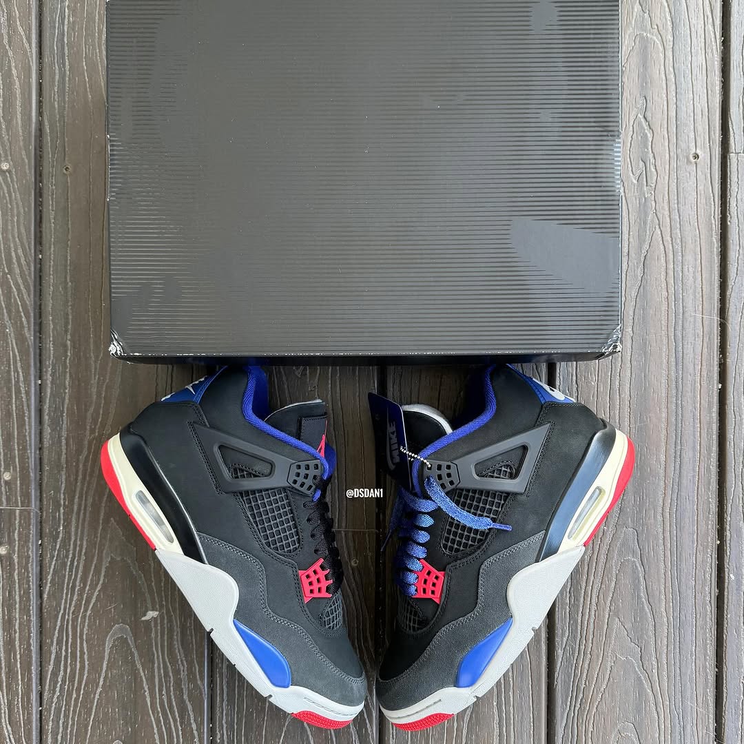 JustFreshKicks's tweet image. Air Jordan 4 Retro “Rare Air” Releases July 26th ⚫️🔴🔵 bit.ly/4aq32oj