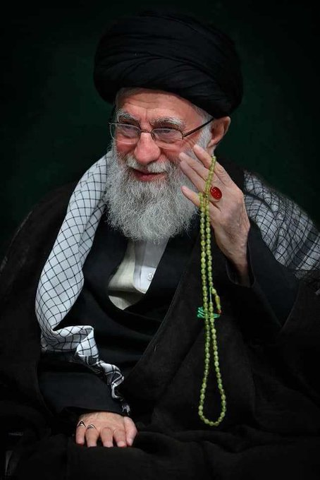 اگه قسمت شد از نزدیک دیدیش کدوم رو میخواهی؟
۱. تسبیح
۲. انگشتر
۳. چفیه
۴. دعای خیر