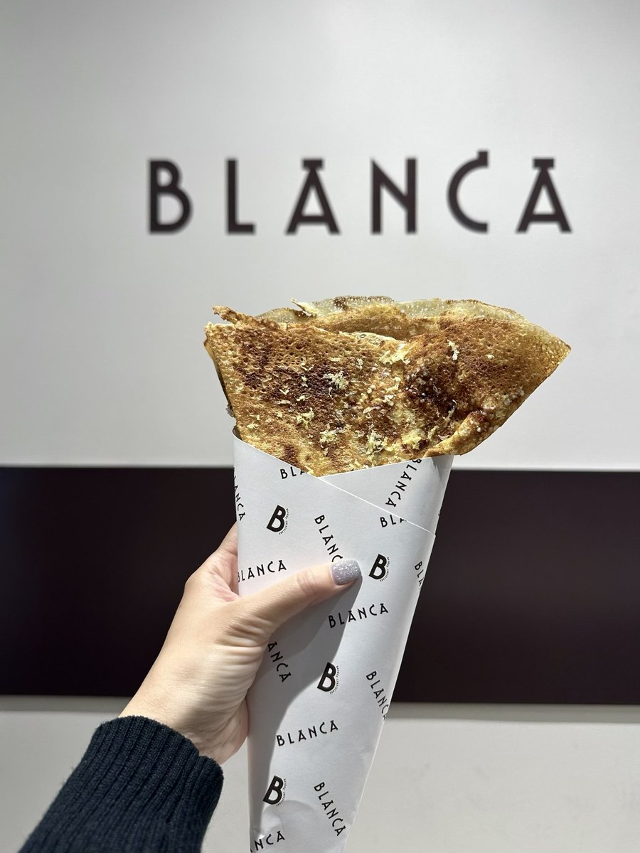 asami_n712's tweet photo. 麻布台ヒルズに4／１８〜期間限定OPENするBLANCA Crepe！今日レセプションに招待していただいて一足お先に...♡
すごい大きくてボリュームがあって、何より美味♥チーズ好きは本当に食べてみて欲しい🧀絶対また食べに行く〜！

っていうことですっっごい久しぶりのツイートをしてみたよ𓂃𓂂 https://t.co/hs9pqOWnU0