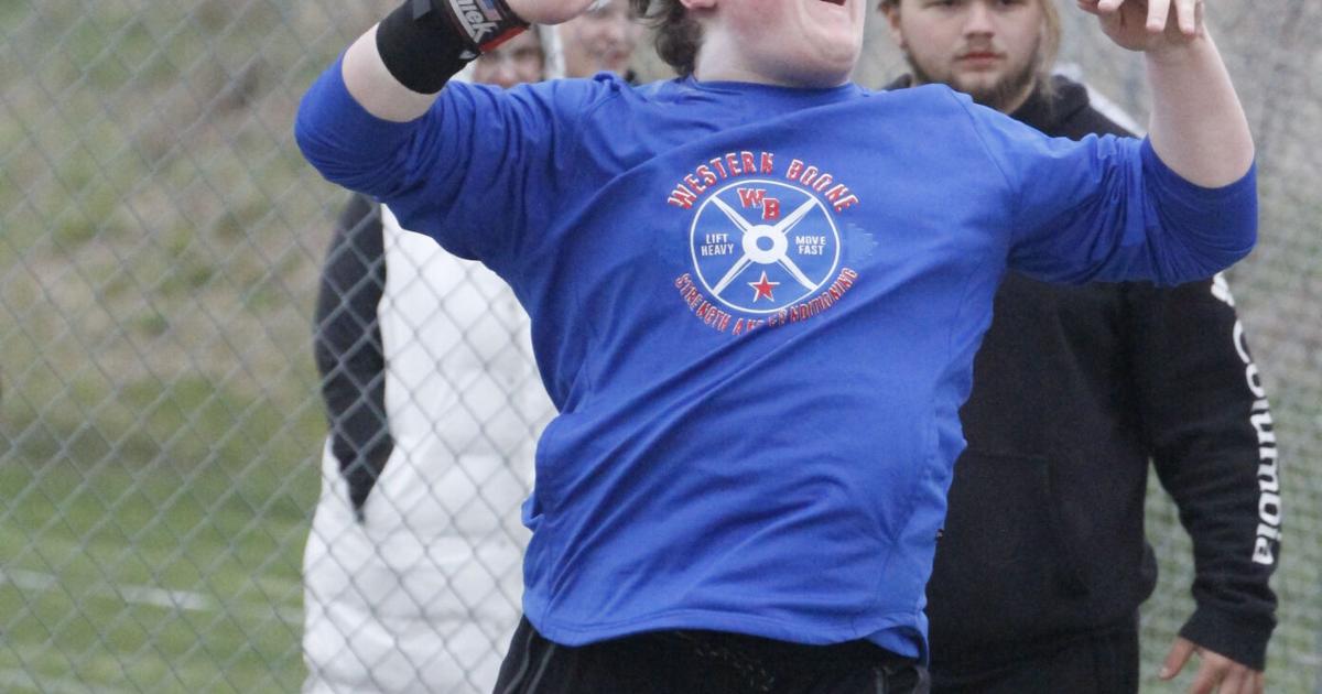 Will_Willems's tweet photo. Dickey breaks school record in shot put https://t.co/tTfovyYje2 https://t.co/mIrd3yUV39