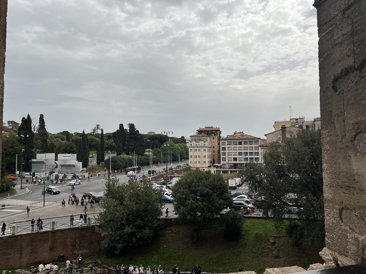 ScienceTech's tweet image. Day II in Rome: We received a guided tour of Rome with an expert local guide. Our students visited the Colosseum and the Roman Forum.
