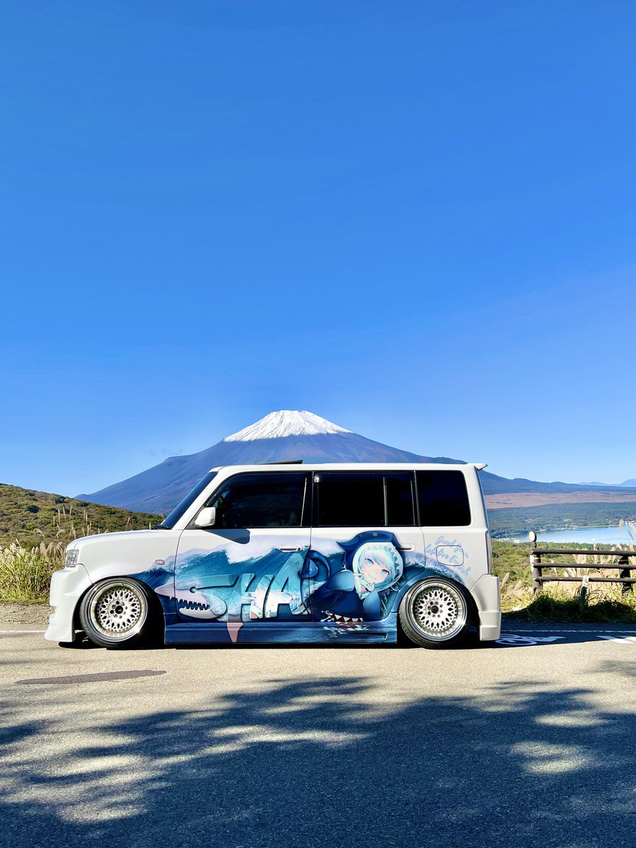 koni_same's tweet image. guraちゃん、痛車という形ではあったけど全力で推せて本当に良かったです
配信や歌声が私の支えになってくれました
私のバースデーの時もお祝いしてくれて本当に嬉しかった
卒業までちゃんと追いかけるね!
ぐらちゃん、本当に本当に有難う!!!
🤍🩵🦈🩵🤍
thank you gura!!
#gawrgura