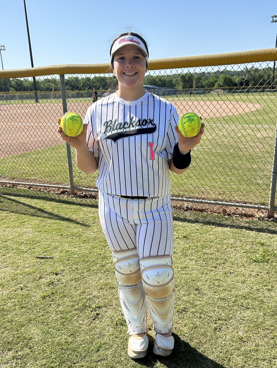 Another great weekend on the dirt🖤 Picked up Homeruns #5 and 6 💣💣 
Ready for some family time this weekend 🐰✝️
#2029catcher
