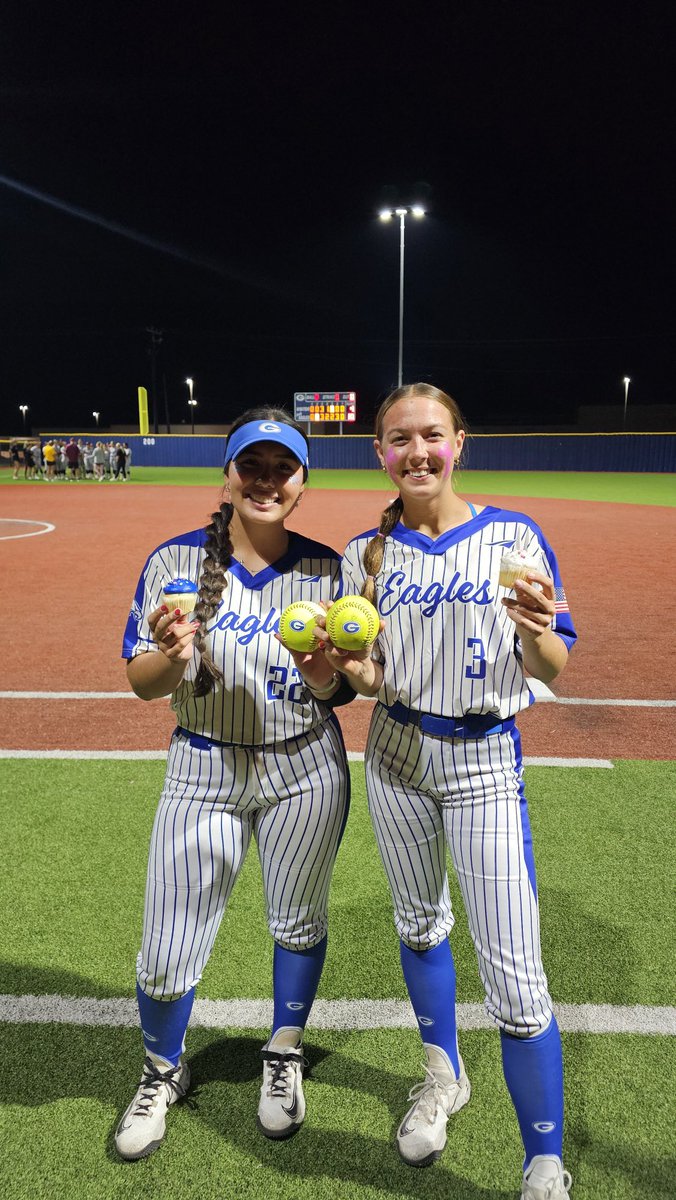 Great night of softball for the Georgetown Eagles! JV battled through 7 innings but came up short 0-1 against Dripping Springs. Varsity had great offensive production defeating the Tigers 10-4 on Senior Night!💙Kynleigh and Lexi took home HR balls tonight!💣💣💥 #EFND
