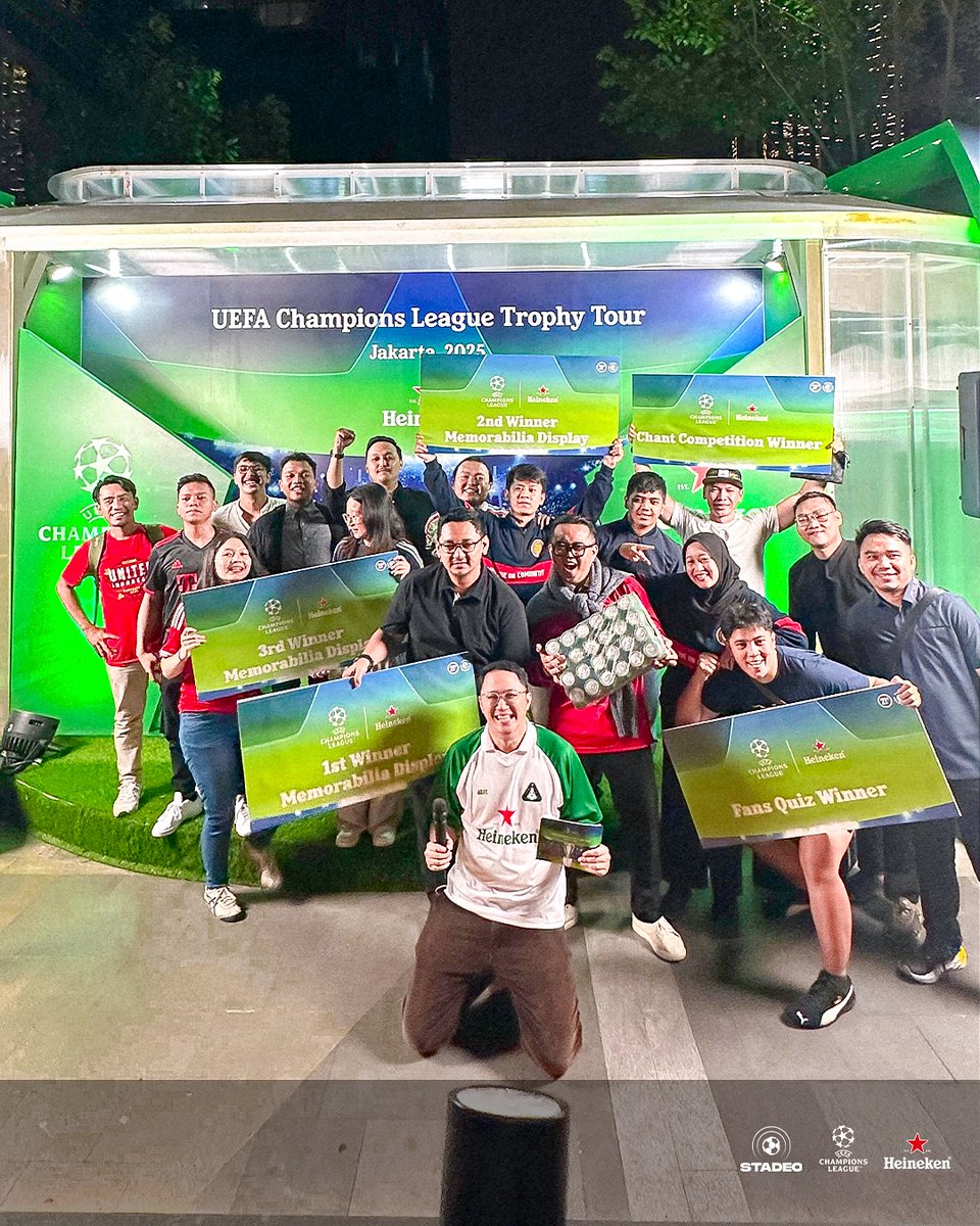 JCIndonesia's tweet photo. Oleh-oleh dari UEFA Champions League Trophy Tour Jakarta.
Juventus Club Indonesia menjadi pemenang fan chant competition.
#UCLTrophyTour
#CheerstotheRealHardcoreFans
#HeinekenID https://t.co/Qpx87UZCvS