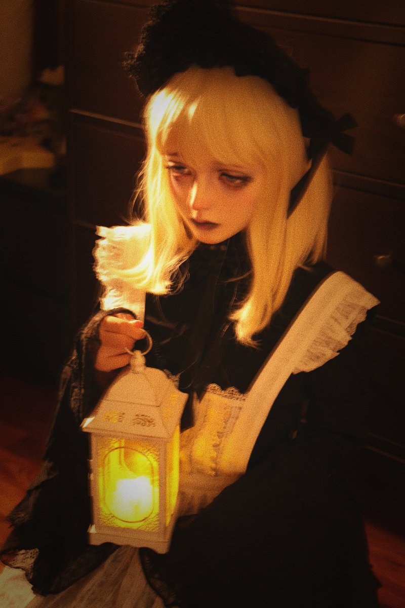 AY1204_'s tweet photo. 🖤🖤🖤" 我的裙摆是未亡的碑文，每一步都刻着‘你应长眠而我将永恒’ "🖤🖤🖤 https://t.co/K6hxaJPiBL